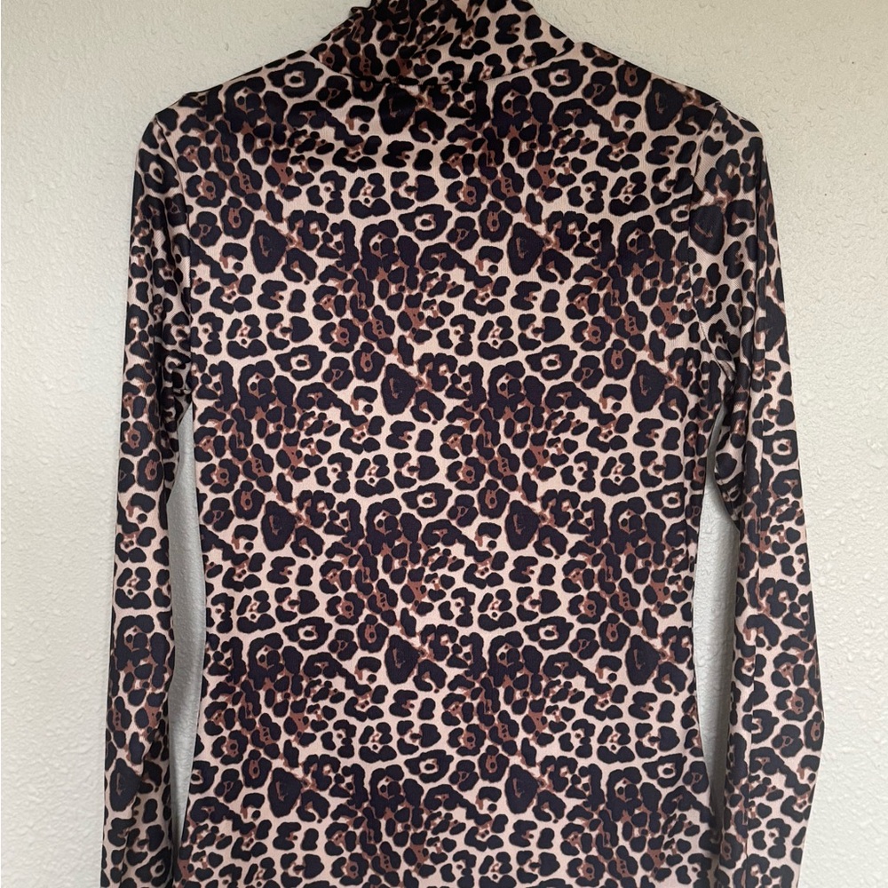 NWOT - Leopard Print Turtleneck Longsleeve